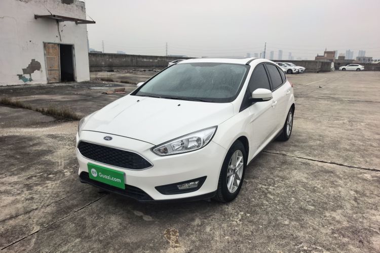 福特 福克斯 2018款 两厢经典 1.6L 自动风尚型智行版车身外观6002