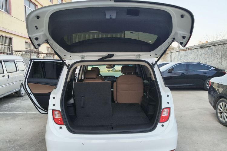 别克GL6 2021款 323T 轻混动互联豪华型局部细节23