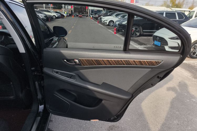 红旗H7 2021款 1.8T 公务版中控内饰7005