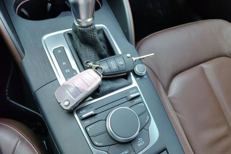 奥迪A3 2016款 Sportback 35 TFSI 风尚型中控内饰7012