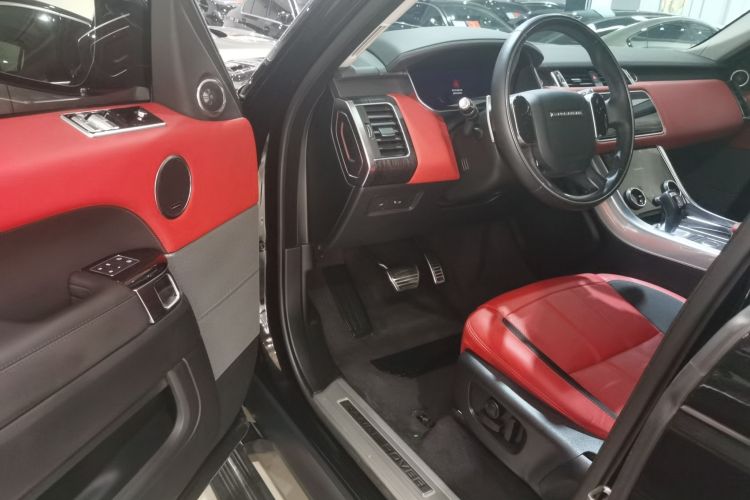 路虎 揽胜运动版 2022款 3.0 L6 耀黑版中控内饰7002