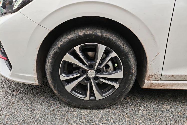 长安 逸动 2022款 PLUS 蓝鲸NE 1.4T GDI DCT尊贵版车身外观6008