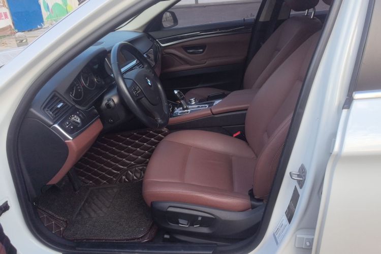 宝马5系(进口) 2015款 520i 典雅型局部细节19