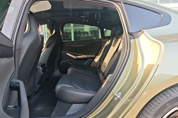 小米汽车 小米SU7 2024款 后驱长续航智驾版中控内饰7003