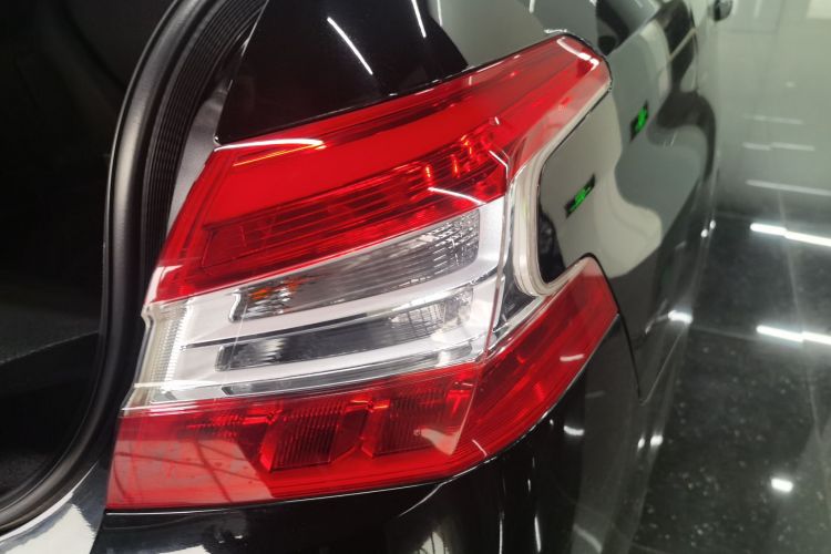 标致408 2016款 1.6T 自动豪华版局部细节9002