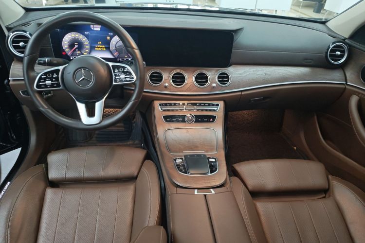 奔驰E级 2020款 改款 E 260 L中控内饰7005