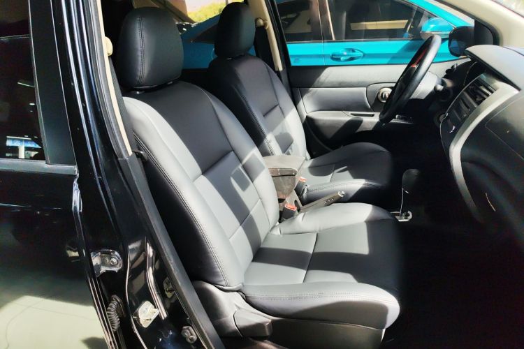 日产 骊威 2013款 1.6XE CVT舒适版局部细节41