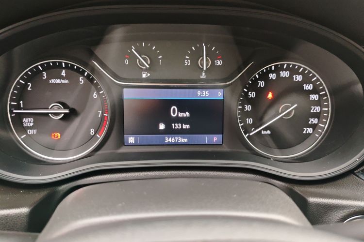 别克 君威 2020款 552T 精英型中控内饰15