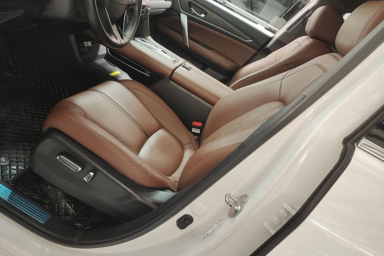 本田UR-V 2020款 370TURBO 两驱尊雅版局部细节9006