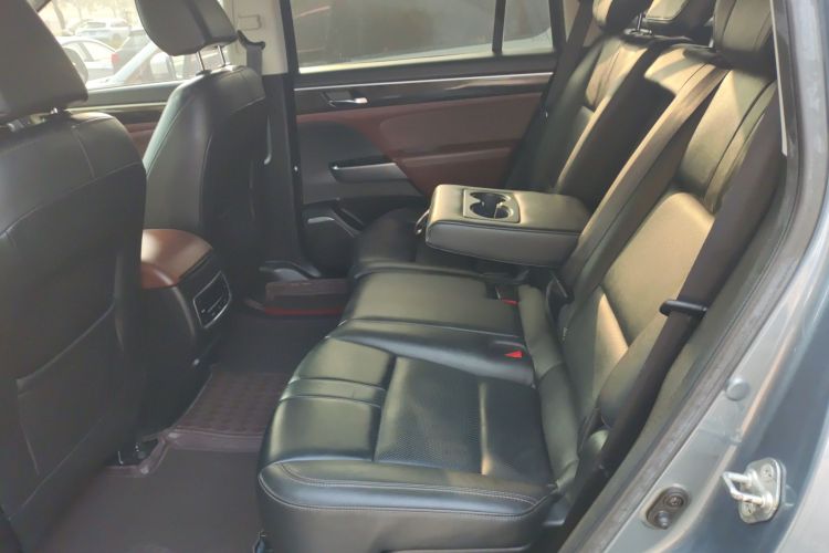 广汽传祺 传祺GS8 2017款 320T 两驱豪华智联版（七座）中控内饰7001