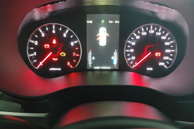 比亚迪 宋MAX 2018款 1.5T 自动智联豪华型 6座中控内饰15