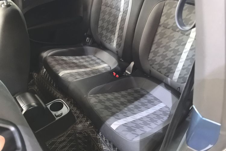 大众 甲壳虫 2018款 180TSI 宜乐型中控内饰7001