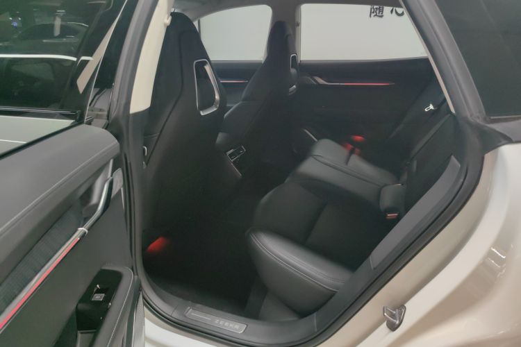 极氪001 2022款 长续航双电机 WE版中控内饰7002