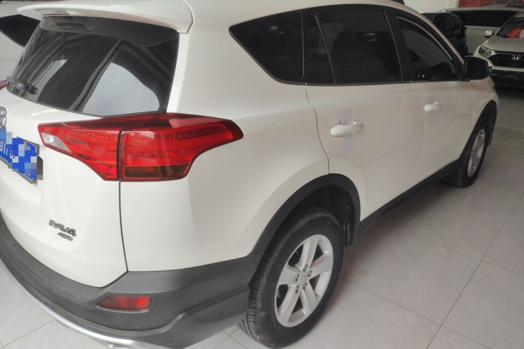 丰田 RAV4荣放 2013款 2.0L CVT四驱风尚版车身外观6003