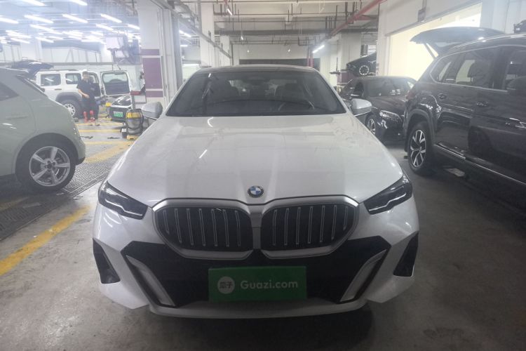 宝马5系 2024款 525Li M运动套装车身外观6001