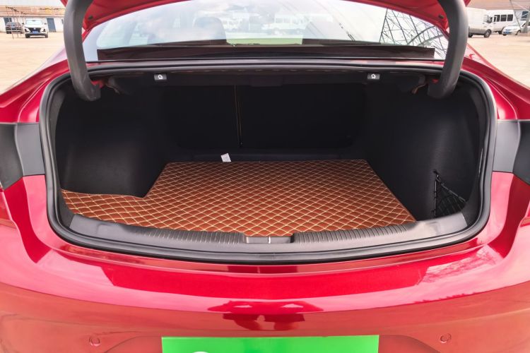 别克 君威 2019款 20T 精英型 国VI中控内饰7008