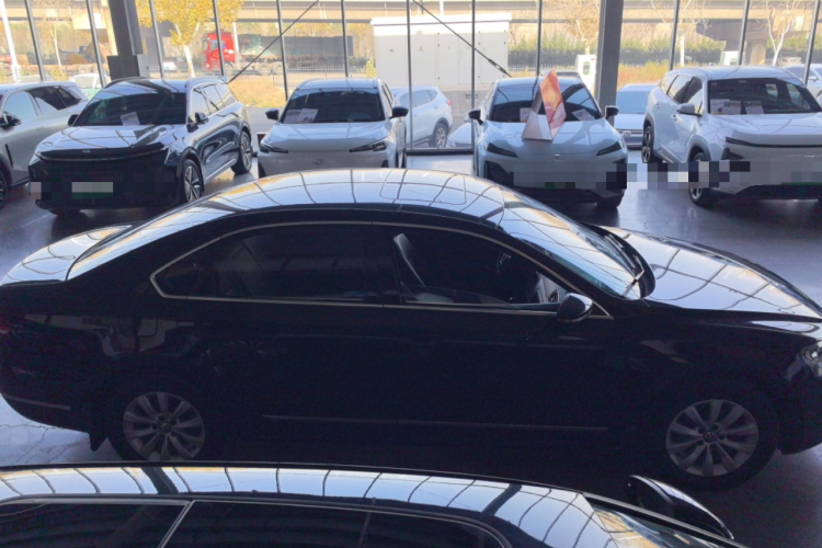 大众 帕萨特 2015款 1.8TSI DSG尊荣版车身外观6002