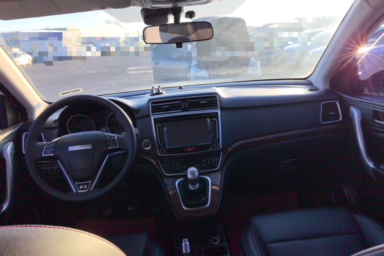 哈弗H6 2015款 改款 运动版 1.5T 手动两驱精英型中控内饰7004