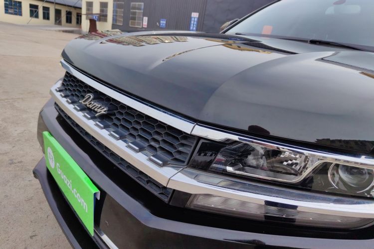 众泰 大迈X7 2018款 2.0T 自动豪华型车身外观6009