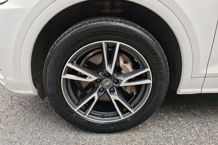 奥迪Q5L 2018款 40 TFSI 荣享时尚型 国VI车身外观6008