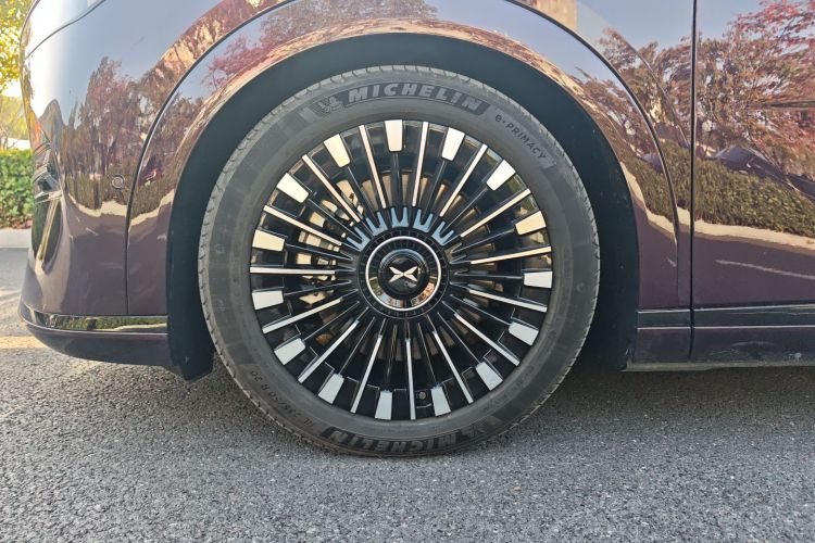 小鹏X9 2025款 740超长续航 Max车身外观6008