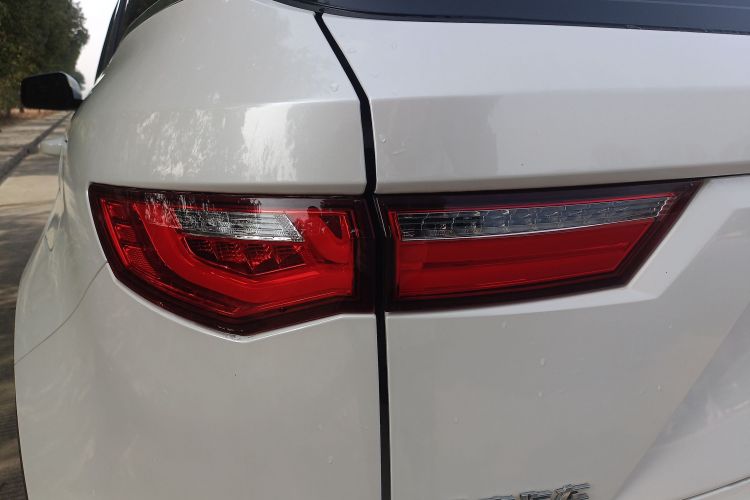 众泰T700 2017款 1.8T 双离合尊贵型车身外观6014