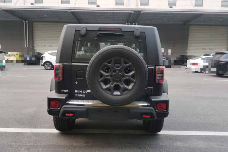 北京越野 北京BJ40 2024款 2.0D 刀锋英雄荣耀版车身外观6004