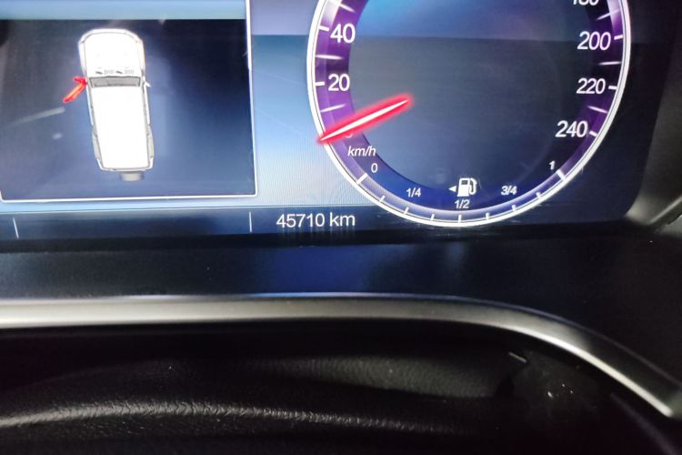 北京BJ40 2023款 2.0D 自动四驱刀锋英雄版侠客型中控内饰15