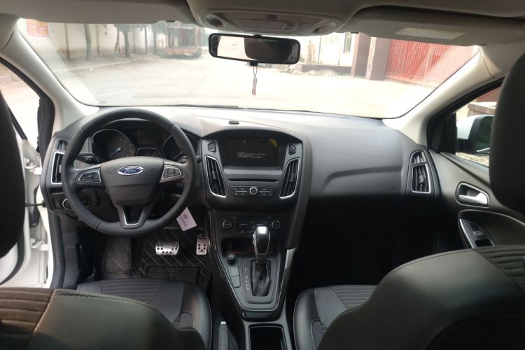 福特 福克斯 2017款 两厢 EcoBoost 180 自动精英型中控内饰7004