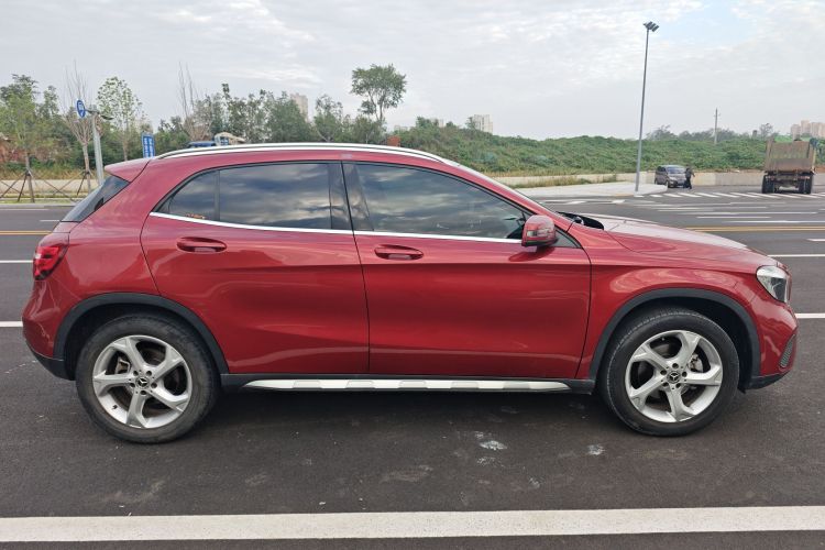 奔驰GLA 2019款 GLA 200 动感型车身外观6002