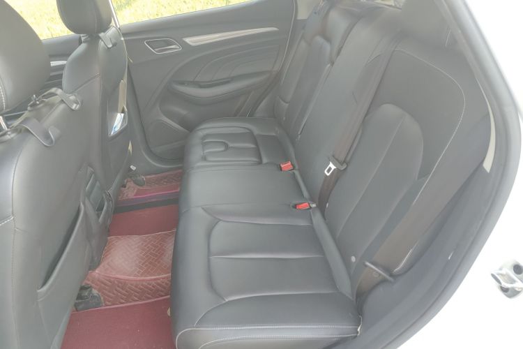 荣威RX3 2020款 1.6L CVT狮王宝座4G互联旗舰版中控内饰7001