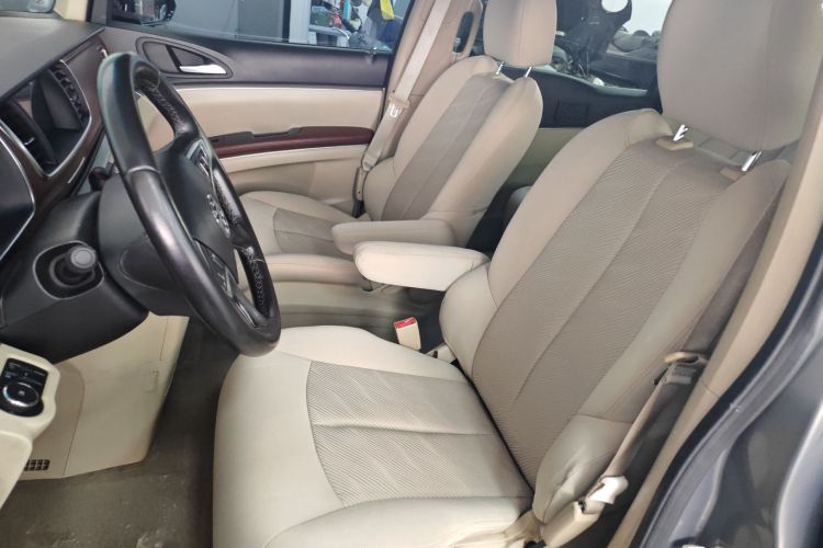 别克GL8 2017款 25S 舒适型 国V局部细节19