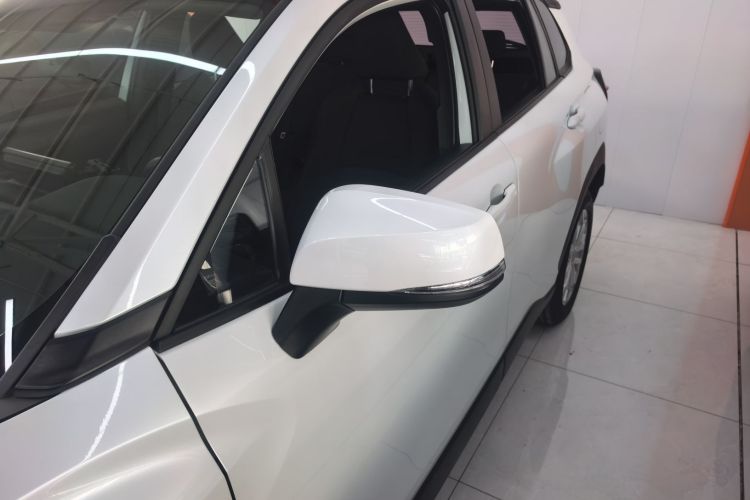 丰田 锋兰达 2023款 2.0L CVT精英版局部细节9001