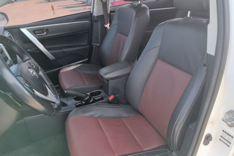 丰田 卡罗拉 2018款 双擎 1.8L E-CVT智尚版局部细节19