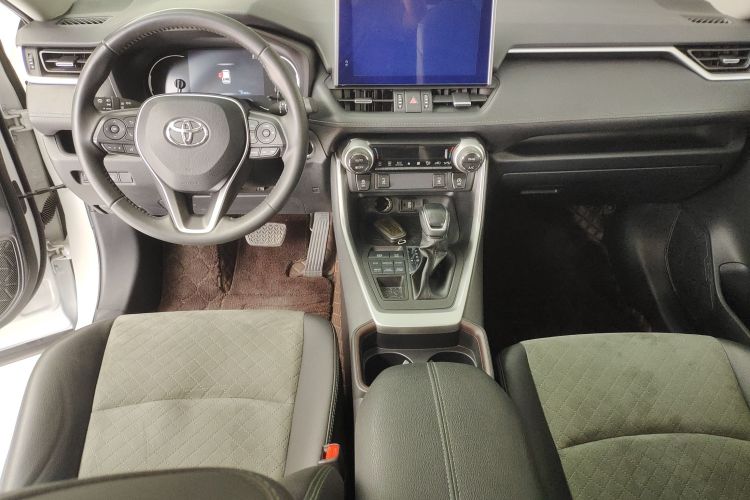 丰田 RAV4荣放 2022款 2.0L CVT四驱风尚Plus版中控内饰7003