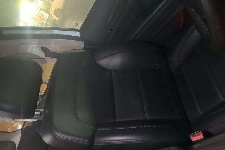 哈弗H9 2020款 2.0T 汽油四驱精英型 5座局部细节19