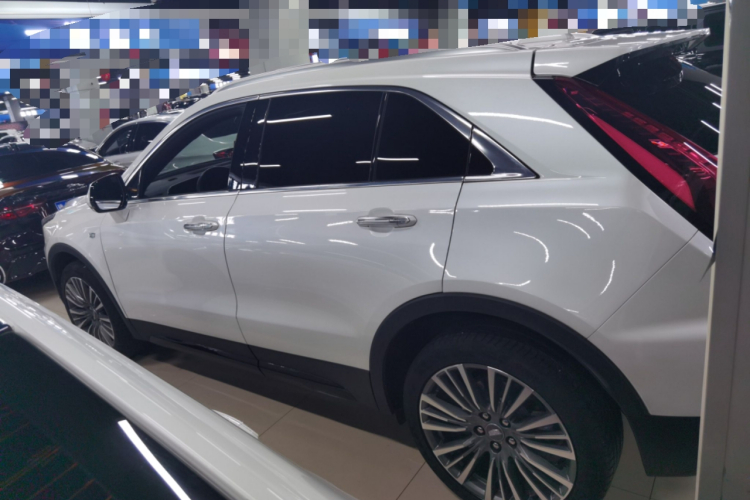 凯迪拉克XT4 2024款 28T 两驱尊贵型车身外观6005