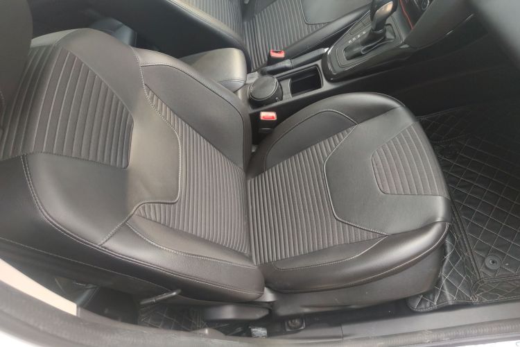 福特 福克斯 2017款 两厢 EcoBoost 180 自动精英型中控内饰7007