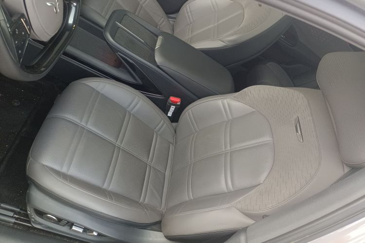 红旗EH7 2024款 760 Pro+ 四驱版局部细节19