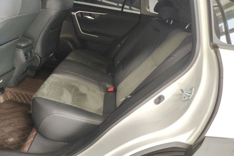 丰田 RAV4荣放 2022款 2.0L CVT四驱风尚Plus版中控内饰7001