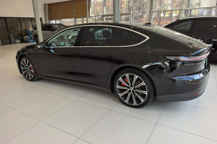 蔚来ET7 2024款 75kWh 行政版车身外观6005