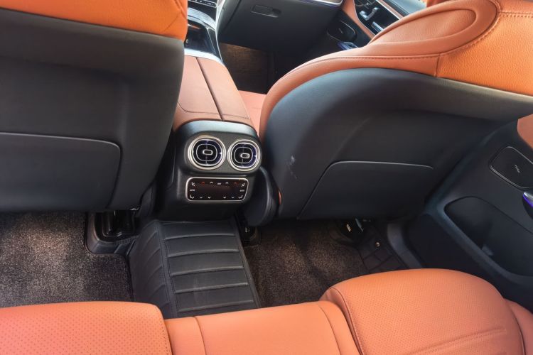 奔驰GLC 2025款 GLC 300 L 4MATIC 动感型 5座中控内饰7006