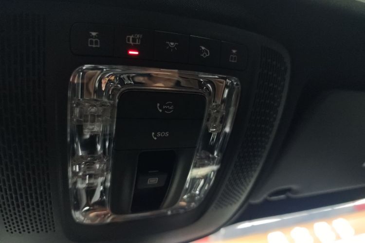 奔驰GLB 2021款 GLB 200 动感型局部细节9008