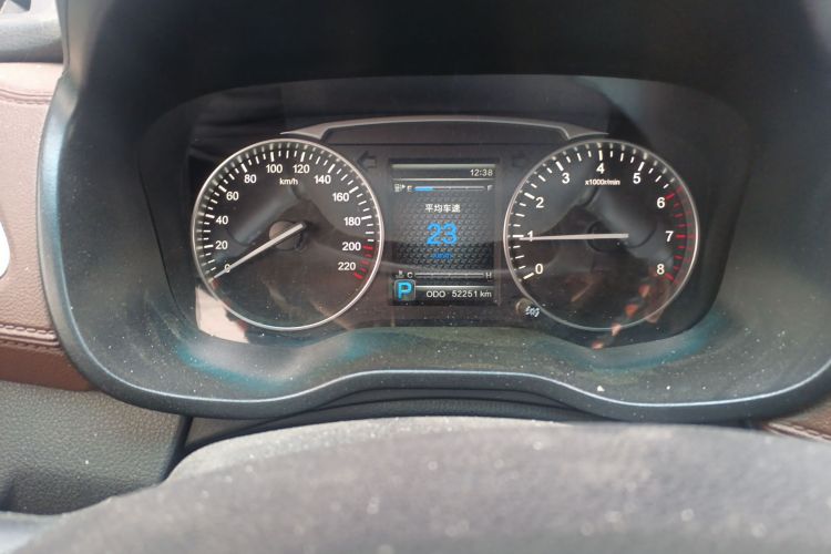 SWM斯威汽车 SWM斯威X7 2017款 1.5T 自动智享型 7座中控内饰15