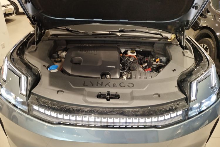 领克08 EM-P 2025款 220km 四驱性能Halo局部细节24