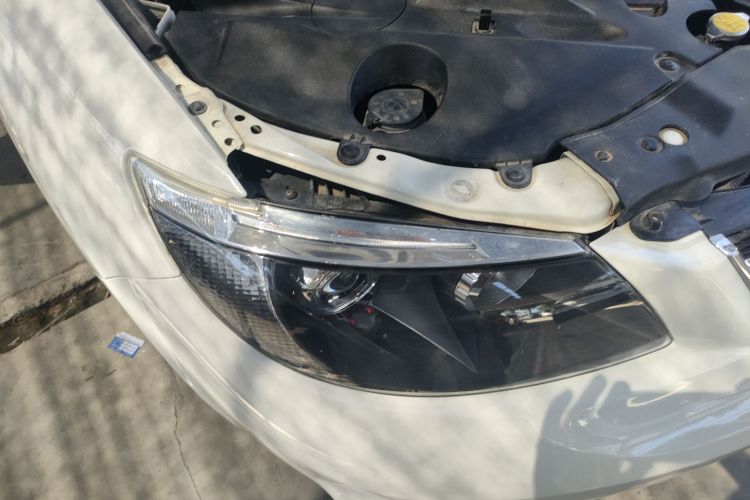 比亚迪S6 2014款 2.0L 手动豪华型 5座局部细节9011