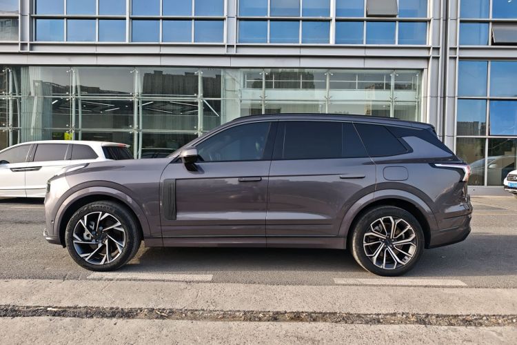 领克09 EM-P 2023款 2.0TD EM-P 远航版PM 六座车身外观6003