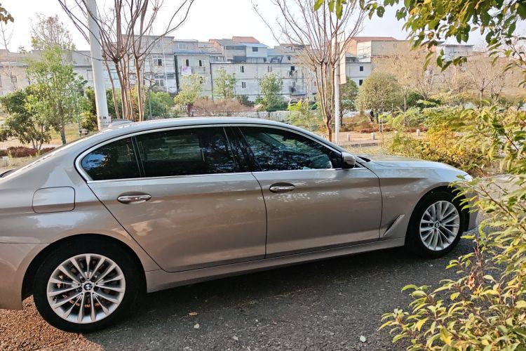 宝马5系 2018款 525Li 豪华套装车身外观6002