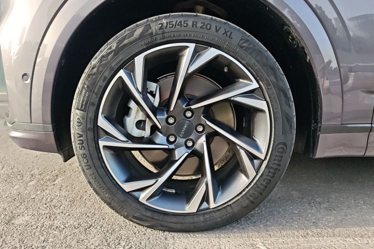 领克09 EM-P 2023款 2.0TD EM-P 远航版PM 六座车身外观6008