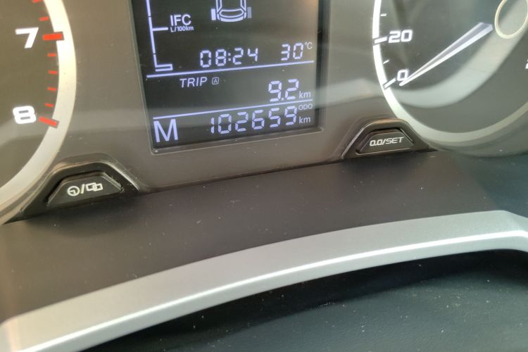 吉利汽车 帝豪GS 2016款 运动版 1.8L 手动领尚型中控内饰15